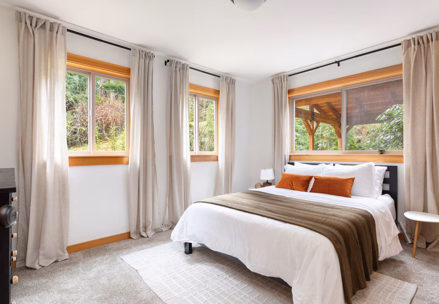 Private Queen Bedroom